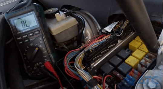 Hướng dẫn dùng đồng hồ đo điện đa năng kiểm tra cầu chì xe chi tiết nhất 2023