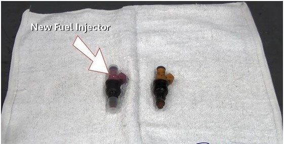 so sánh xem kim phun mới có giống với kim phun cũ hay không