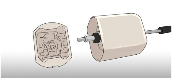 Tháo phần đuôi của mô tơ