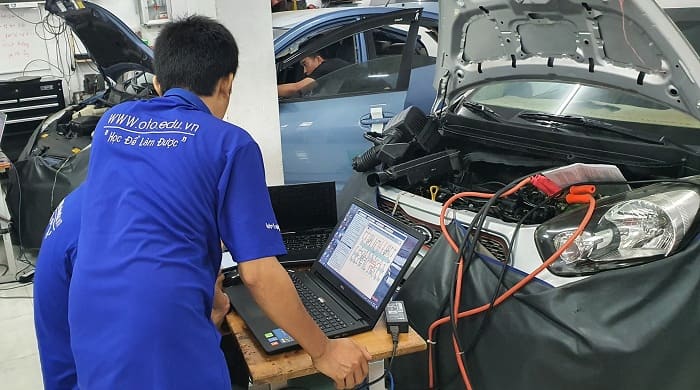 Xu hướng học điện ô tô – có phải xu hướng của tương lai nghề sửa ô tô?