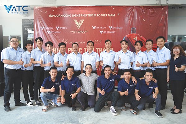 Lễ ra quân năm 2023 của tập đoàn công nghệ phụ trợ ô tô Việt Nam – VAST GROUP