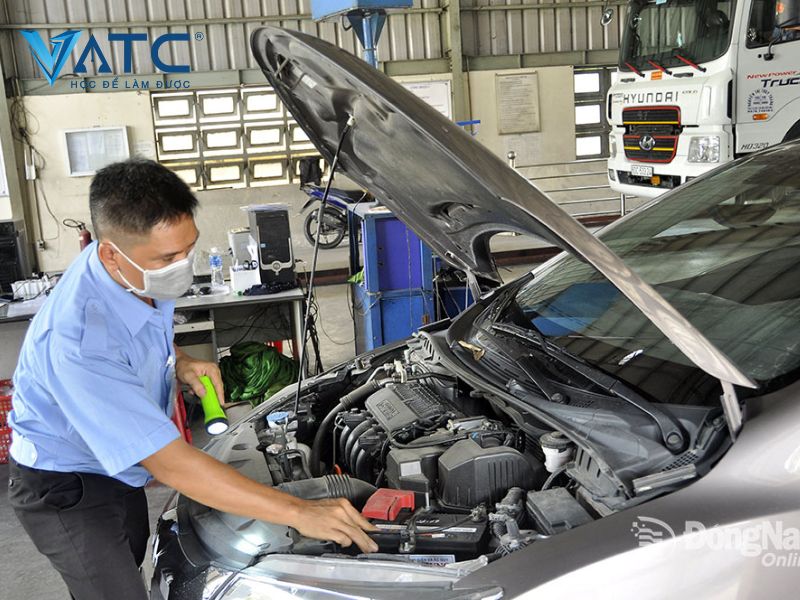 Bán xe hơi – xu hướng cần bắt kịp cho sinh viên ô tô tại VATC