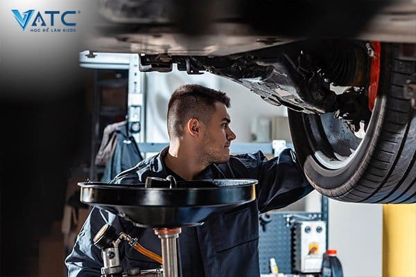 4 nguyên nhân đèn cảnh báo hộp số ô tô bật sáng và cách khắc phục