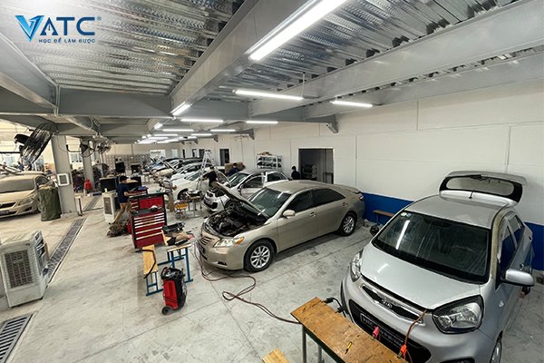 ngành công nghệ kỹ thuật ô tô, khóa đào tạo KTV ô tô, khóa học điện ô tô, trung tâm VATC, trung tâm đào tạo KTV, đào tạo kỹ thuật viên ô tô, VATC, công nghệ ô tô, nghề sửa chữa ô tô, học nghề sửa chữa ô tô, kiến thức ô tô, cố vấn dịch vụ ô tô chuyên nghiệp, học cố vấn dịch vụ ô tô, KTV chẩn đoán ô tô, học nghề ô tô VATC, ô tô ngành công nghệ kỹ thuật ô tô, khóa đào tạo KTV ô tô, khóa học điện ô tô, trung tâm VATC, trung tâm đào tạo KTV, đào tạo kỹ thuật viên ô tô, VATC, công nghệ ô tô, nghề sửa chữa ô tô, học nghề sửa chữa ô tô, kiến thức ô tô, cố vấn dịch vụ ô tô chuyên nghiệp, học cố vấn dịch vụ ô tô, KTV chẩn đoán ô tô, học nghề ô tô VATC, ô tô