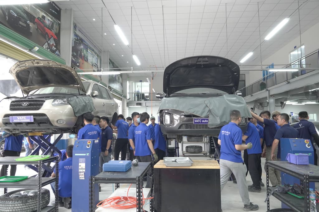 ngành công nghệ kỹ thuật ô tô, khóa đào tạo KTV ô tô, khóa học điện ô tô, trung tâm VATC, trung tâm đào tạo KTV, đào tạo kỹ thuật viên ô tô, VATC, công nghệ ô tô, nghề sửa chữa ô tô, học nghề sửa chữa ô tô, kiến thức ô tô, cố vấn dịch vụ ô tô chuyên nghiệp, học cố vấn dịch vụ ô tô, KTV chẩn đoán ô tô, học nghề ô tô VATC, ô tô ngành công nghệ kỹ thuật ô tô, khóa đào tạo KTV ô tô, khóa học điện ô tô, trung tâm VATC, trung tâm đào tạo KTV, đào tạo kỹ thuật viên ô tô, VATC, công nghệ ô tô, nghề sửa chữa ô tô, học nghề sửa chữa ô tô, kiến thức ô tô, cố vấn dịch vụ ô tô chuyên nghiệp, học cố vấn dịch vụ ô tô, KTV chẩn đoán ô tô, học nghề ô tô VATC, ô tô