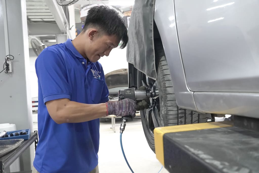 ngành công nghệ kỹ thuật ô tô, khóa đào tạo KTV ô tô, khóa học điện ô tô, trung tâm VATC, trung tâm đào tạo KTV, đào tạo kỹ thuật viên ô tô, VATC, công nghệ ô tô, nghề sửa chữa ô tô, học nghề sửa chữa ô tô, kiến thức ô tô, cố vấn dịch vụ ô tô chuyên nghiệp, học cố vấn dịch vụ ô tô, KTV chẩn đoán ô tô, học nghề ô tô VATC, ô tô ngành công nghệ kỹ thuật ô tô, khóa đào tạo KTV ô tô, khóa học điện ô tô, trung tâm VATC, trung tâm đào tạo KTV, đào tạo kỹ thuật viên ô tô, VATC, công nghệ ô tô, nghề sửa chữa ô tô, học nghề sửa chữa ô tô, kiến thức ô tô, cố vấn dịch vụ ô tô chuyên nghiệp, học cố vấn dịch vụ ô tô, KTV chẩn đoán ô tô, học nghề ô tô VATC, ô tô