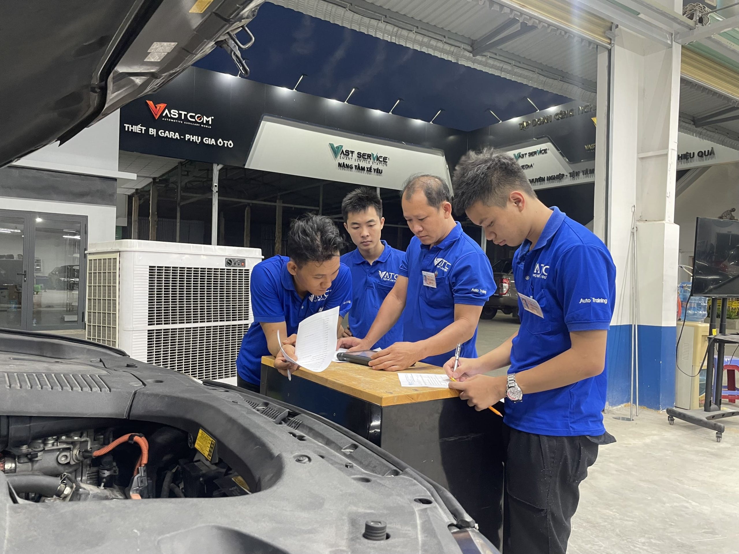 Khóa cố vấn dịch vụ ô tô được nhiều học viên quan tâm có những gì?