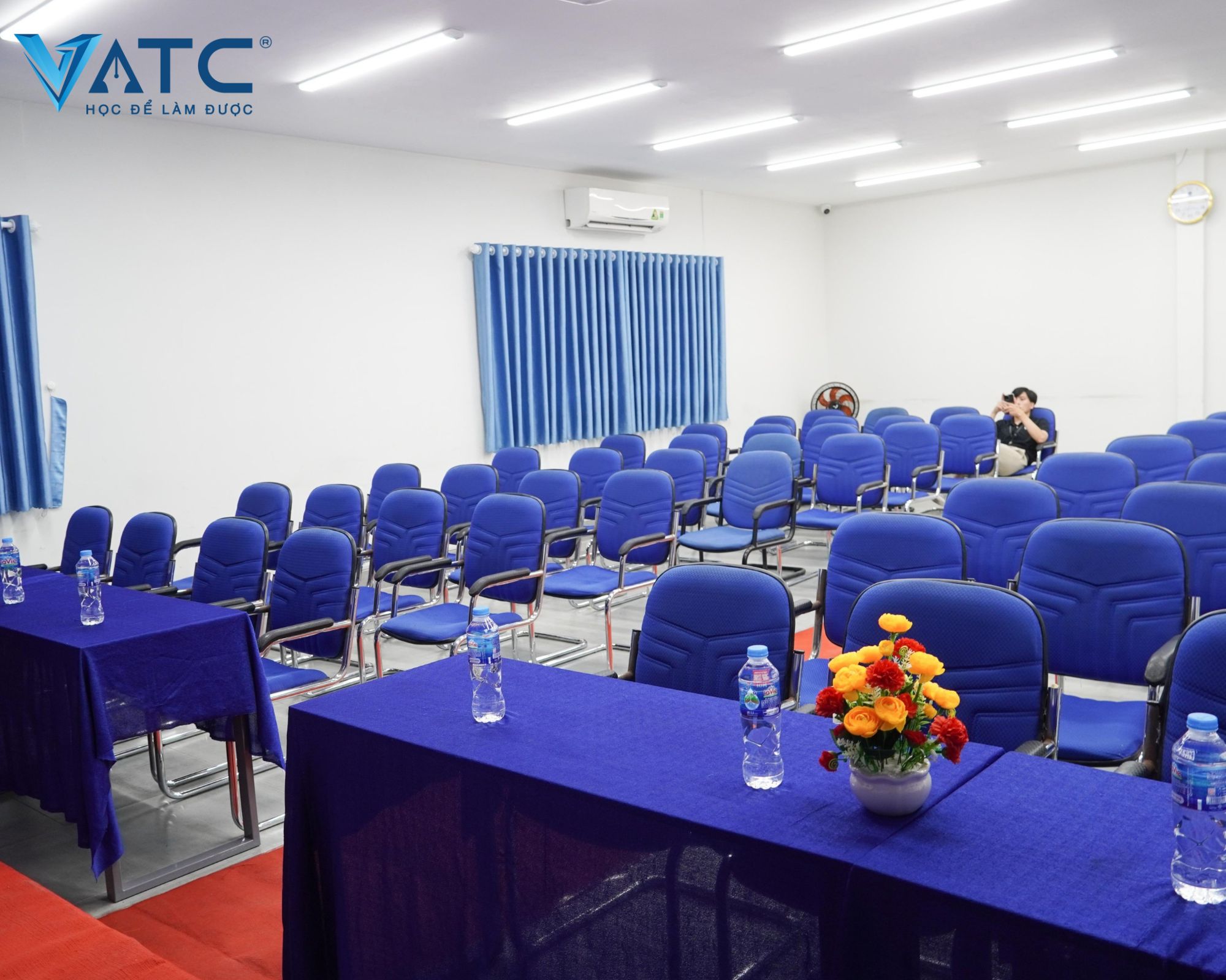 ngành công nghệ kỹ thuật ô tô, khóa đào tạo KTV ô tô, khóa học điện ô tô, trung tâm VATC, trung tâm đào tạo KTV, đào tạo kỹ thuật viên ô tô, VATC, công nghệ ô tô, nghề sửa chữa ô tô, học nghề sửa chữa ô tô, kiến thức ô tô, cố vấn dịch vụ ô tô chuyên nghiệp, học cố vấn dịch vụ ô tô, KTV chẩn đoán ô tô, học nghề ô tô VATC, ô tô