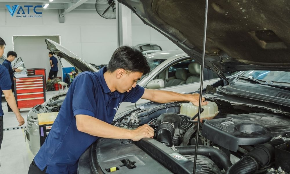 trắc nghiệm định hướng nghề nghiệp, định hướng nghề nghiệp, cách định hướng nghề, định hướng ngành ô tô, trung tâm VATC, ngành ô tô, công nghệ kỹ thuật ô tô, khóa học ô tô, học sửa chữa ô tô, hướng nghiệp,