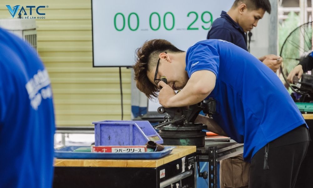 trắc nghiệm định hướng nghề nghiệp, định hướng nghề nghiệp, cách định hướng nghề, định hướng ngành ô tô, trung tâm VATC, ngành ô tô, công nghệ kỹ thuật ô tô, khóa học ô tô, học sửa chữa ô tô, hướng nghiệp,