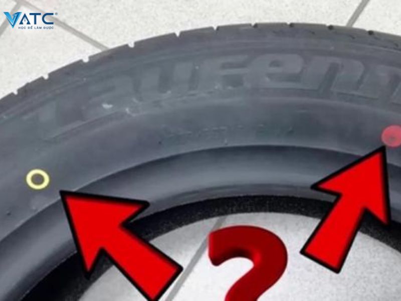 Trên lốp ô tô có những chấm tròn màu vàng hoặc màu đỏ, tác dụng của chúng là gì?