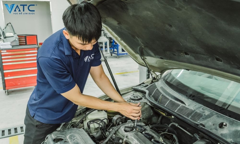 Học sửa chữa ô tô, ngành ô tô, công nghệ kỹ thuật ô tô, ô tô, trường dạy sửa chữa ô tô, trung tâm VATC, trung tâm dạy nghề ô tô, VATC Học sửa chữa ô tô, ngành ô tô, công nghệ kỹ thuật ô tô, ô tô, trường dạy sửa chữa ô tô, trung tâm VATC, trung tâm dạy nghề ô tô, VATC