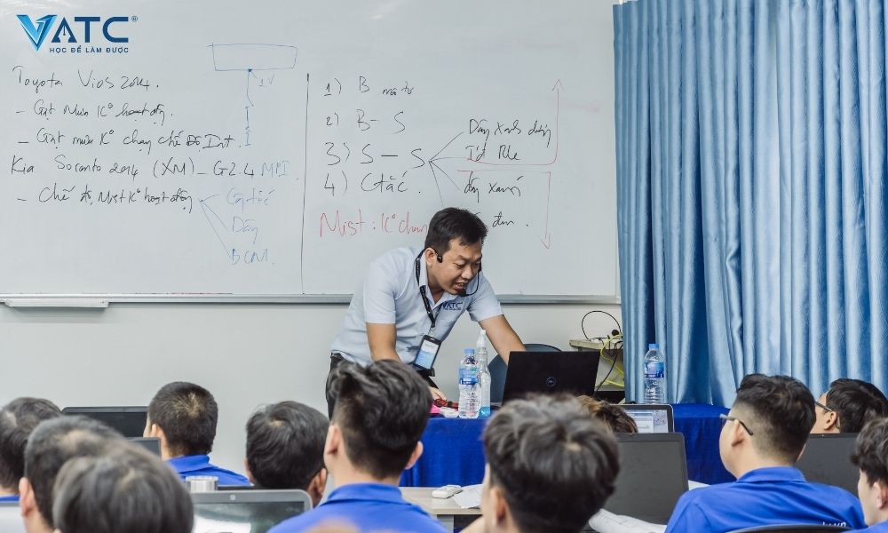 Học sửa chữa ô tô, ngành ô tô, công nghệ kỹ thuật ô tô, ô tô, trường dạy sửa chữa ô tô, trung tâm VATC, trung tâm dạy nghề ô tô, VATC Học sửa chữa ô tô, ngành ô tô, công nghệ kỹ thuật ô tô, ô tô, trường dạy sửa chữa ô tô, trung tâm VATC, trung tâm dạy nghề ô tô, VATC