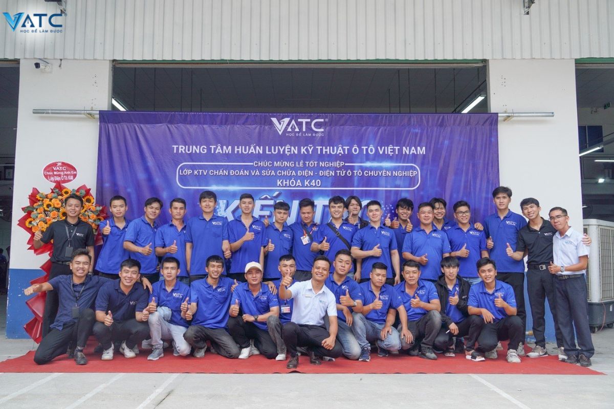 Lễ bế giảng lớp KTV Chẩn đoán và Sửa chữa Điện – Điện tử ô tô chuyên nghiệp K40