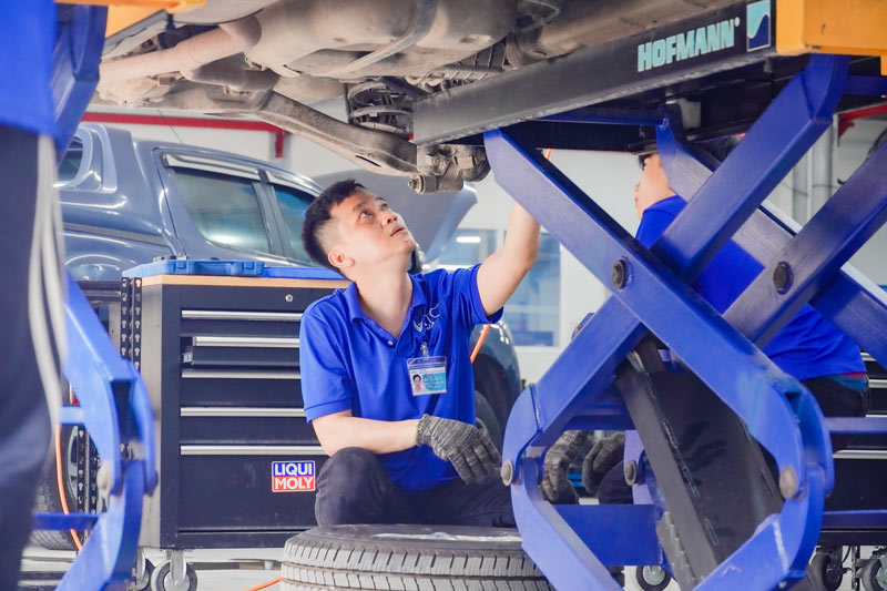 Nghề sửa chữa ô tô mang lại thu nhập ổn định