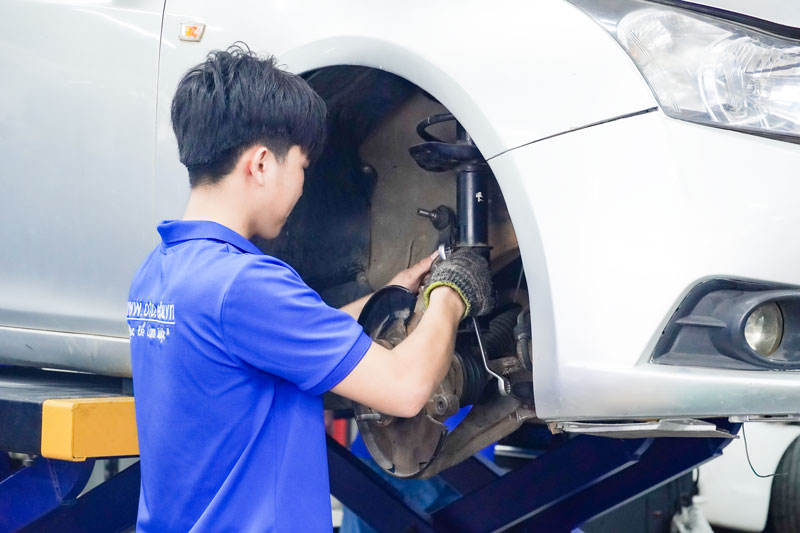 lương của nghề sửa chữa ô tô đang tăng cao