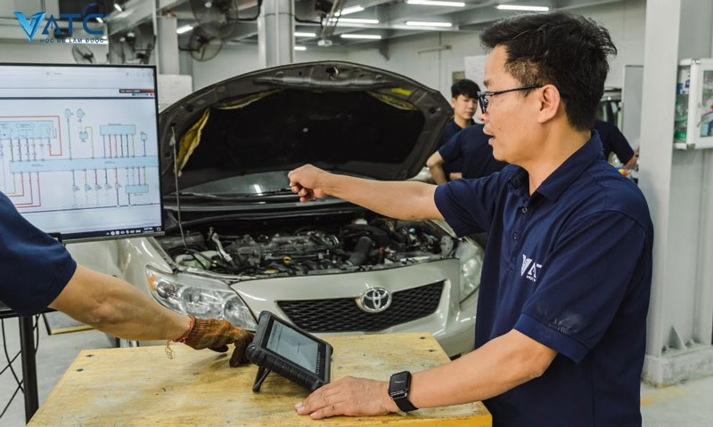 nghề sửa chữa ô to có tương lai không