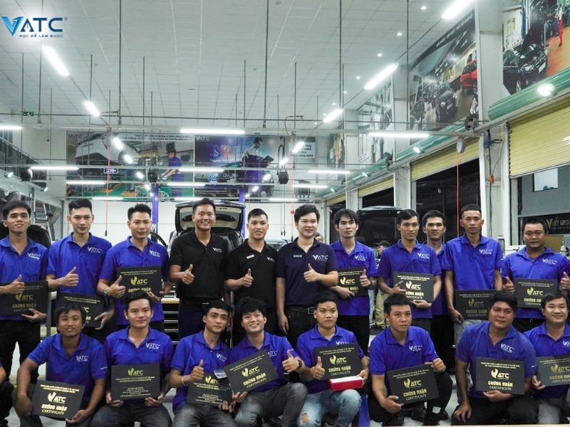 Bế giảng lớp Chẩn đoán ô tô hiện đại K30 tại VATC