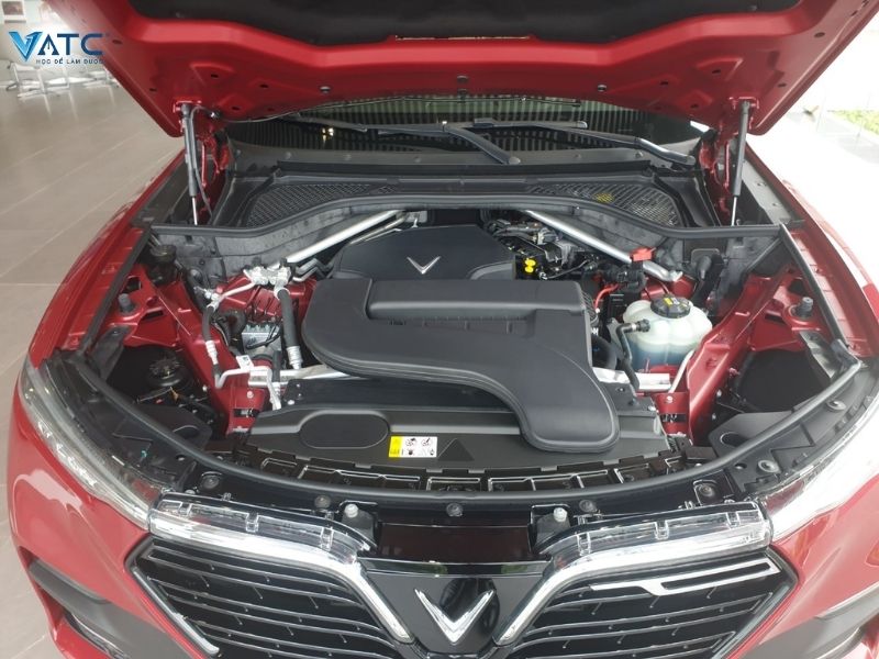 bố trí động cơ ở đầu ô tô