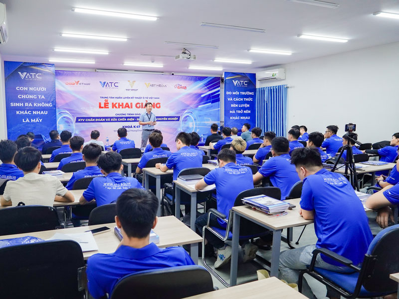 Khai Giảng Lớp Kỹ Thuật Viên Chẩn Đoán Và Sửa Chữa Điện – Điện Tử Ô Tô Chuyên Nghiệp Khóa K47