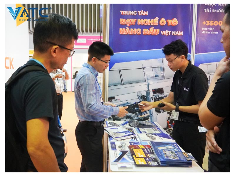 Gian hàng trưng bày các sản phẩm dịch vụ của VATC và The Gara