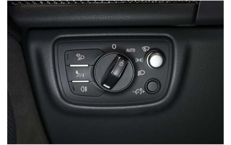 bật công tắc đèn về vị trí auto