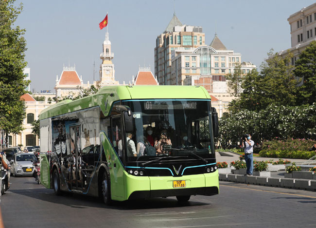 khuyến khích việc sử dụng các phương tiện công cộng