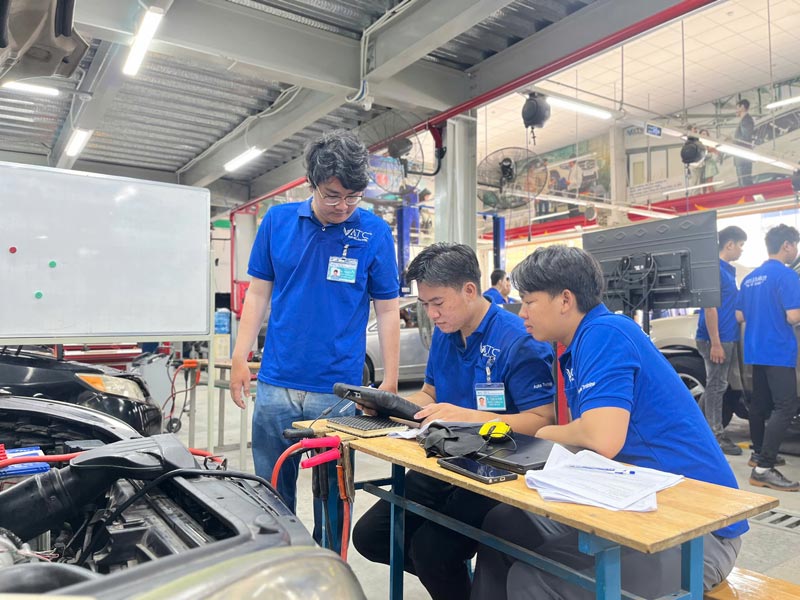 cách tiếp cận hiệu quả những thay đổi liên tục trong ngành công nghệ kỹ thuật ô tô