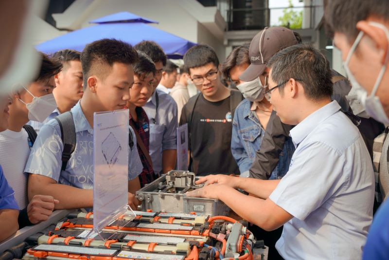 Khóa học Kỹ thuật sửa chữa xe ô tô Điện – xe ô tô Hybrid