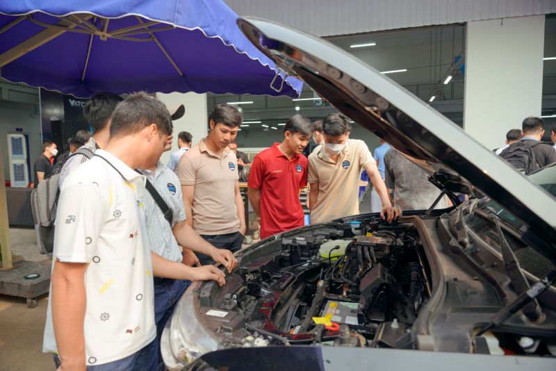 Khóa học Kỹ thuật sửa chữa xe ô tô Điện – xe ô tô Hybrid