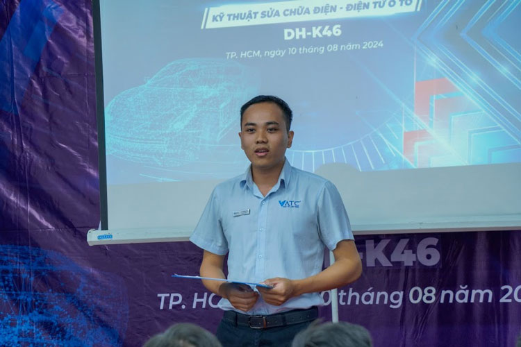 thầy Lê Trọng Trí công bố điểm của top 3 học viên xuất sắc nhất