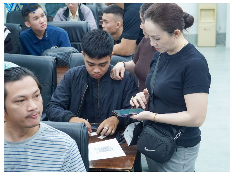 học viên có mặt tham dự lễ Khai Giảng DHK52