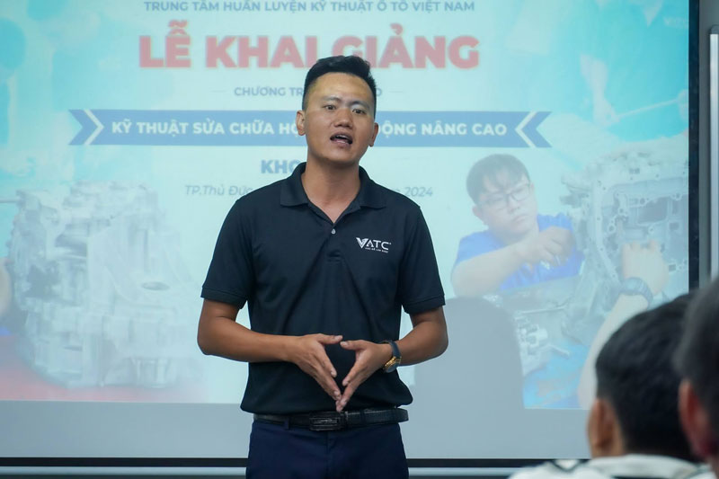 thầy đặng văn luyện phát biểu lớp hộp số tự động k4