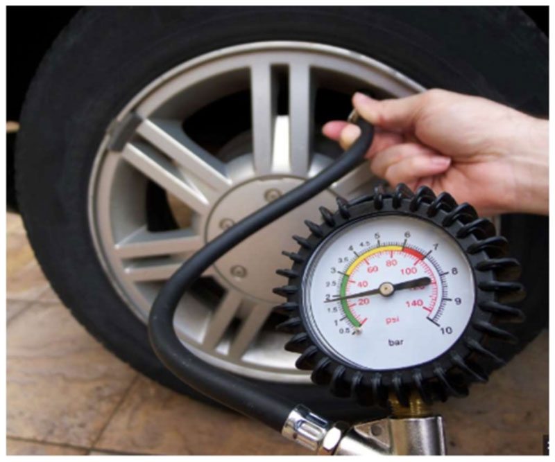 bơm áp suất lốp đúng tiêu chuẩn