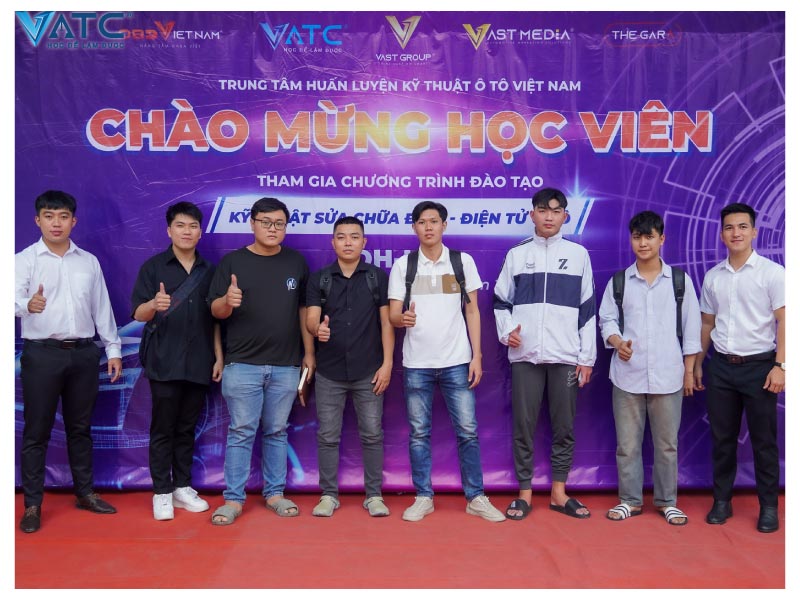 Lễ Khai giảng lớp Kỹ thuật sửa chữa điện – điện tử ô tô khoá K53