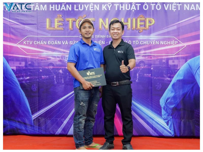 anh đông cựu học viên lớp kỹ thuật sửa chữa điện điện tử ô tô K39