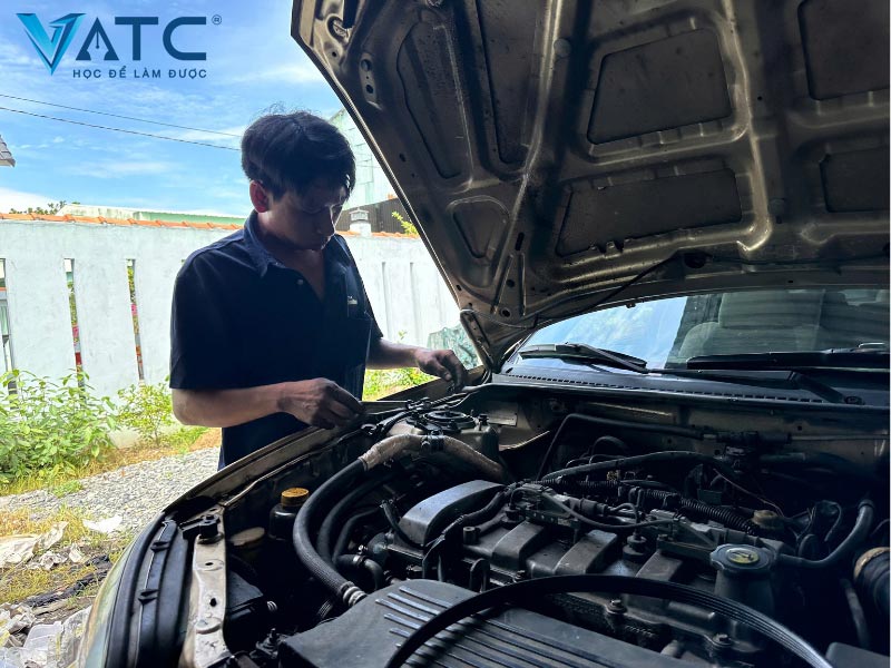 anh thừa chủ garage ô tô thừa cựu học viên lớp điện ô tô k45