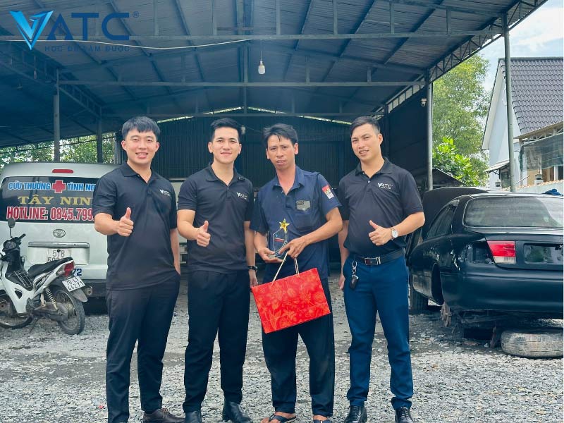 anh thừa và ekip hành trình kết nối học viên 2024