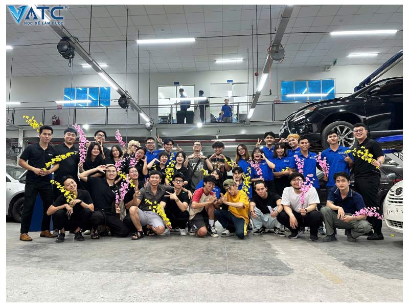 MV “Tết Trở Về – Tết Của Người Thợ” dành riêng cho thợ ô tô