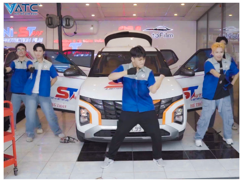 phân cảnh trong mv “tết trở về - tết của người thợ” 1