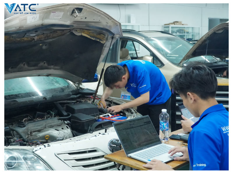 học phí học nghề sửa chữa điện ô tô