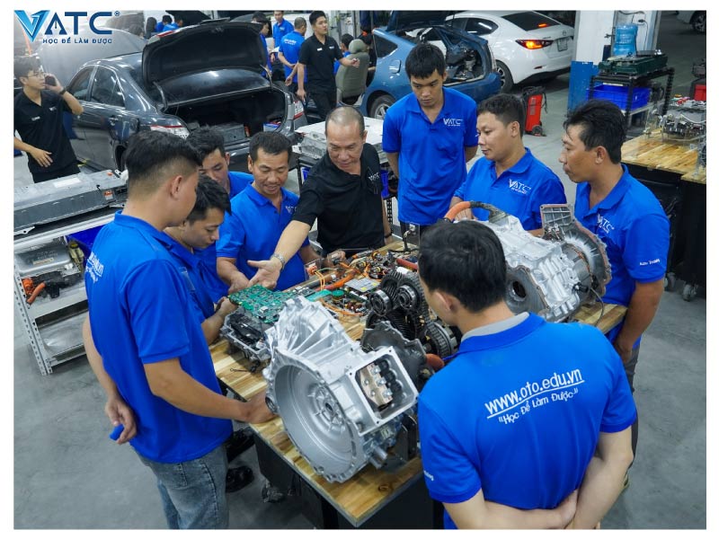 hội nhập ngành công nghệ xe ô tô điện