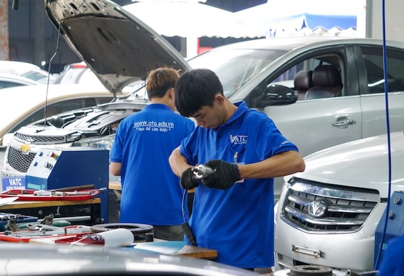 học nghề sửa chữa ô tô