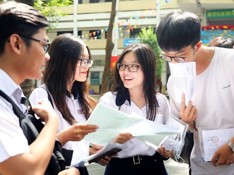 Vì sao hướng nghiệp học sinh THPT là vấn đề cần làm sớm, làm đúng?