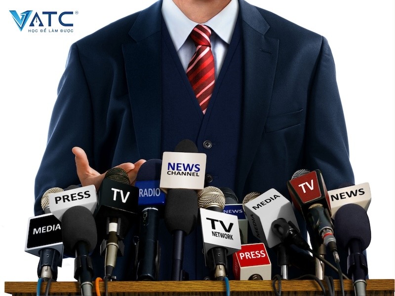 người hướng ngoại nên học ngành báo chí