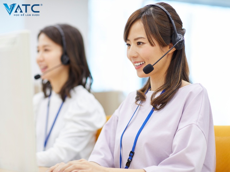 học nghề gì dễ kiếm việc - chăm sóc khách hàng