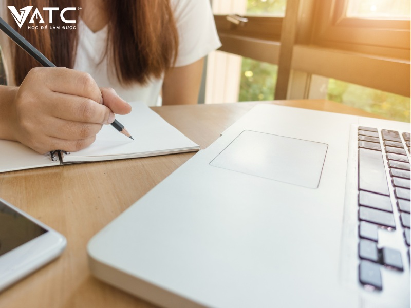 học nghề gì dễ xin việc làm