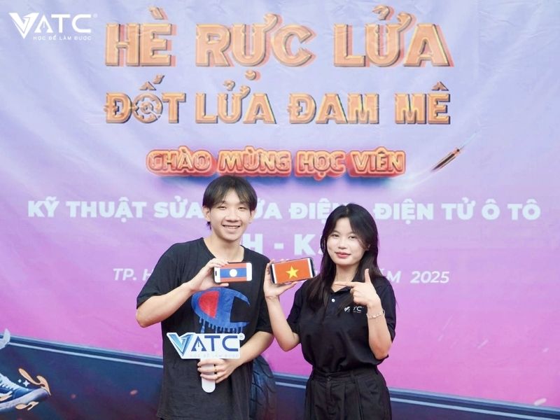 học viên Khamsanggouan Sompasong - lớp kỹ thuật sửa chữa điện - điện tử ô tô k58